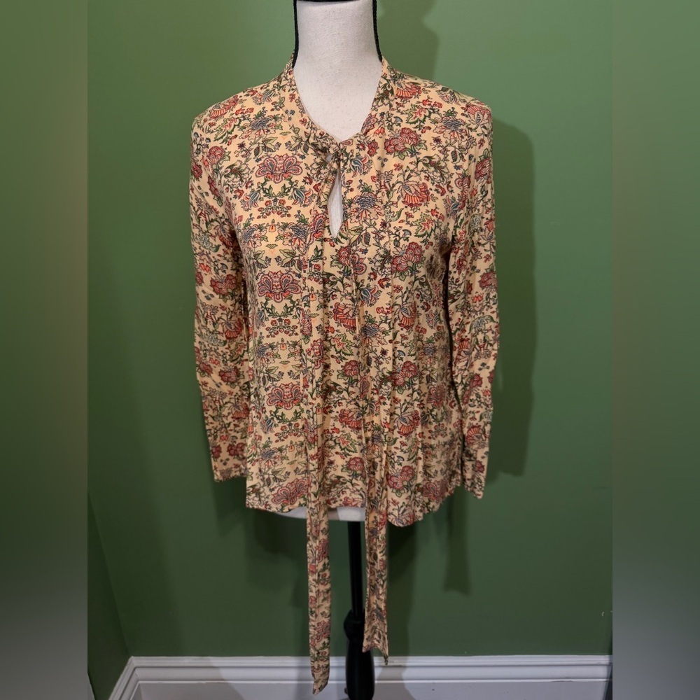 Chic Floral Tie-Front Blouse